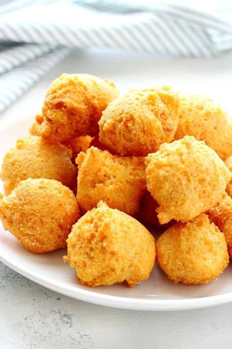 Easy Hush Puppies Recipe Easy Hush Puppies Recipe, Hush Puppies Recipe With Corn, Easy Hush Puppies, Baked Hush Puppies, Easy Hush Puppy Recipe, Hush Puppy Recipe, Beach Cooking, Sweet Corn Casserole, Hush Puppies Recipe