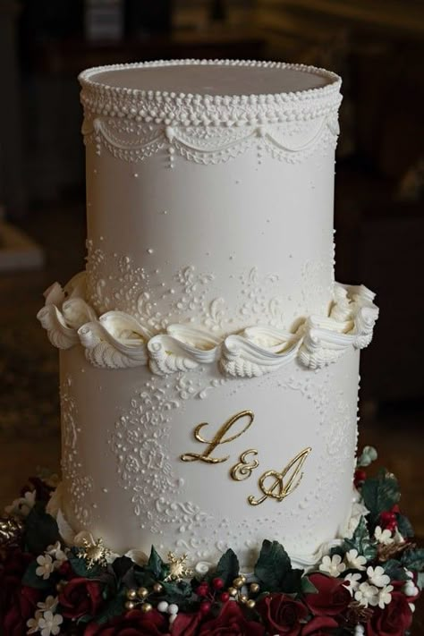 Overpiped Wedding Cake, Wedding Cake Piping, Romantic Wedding Cakes, Wedding Cake Icing, Painted Monogram, Wedding Cakes Ideas, Wedding Cake With Initials, Royal Wedding Cake, Traditional Wedding Cake