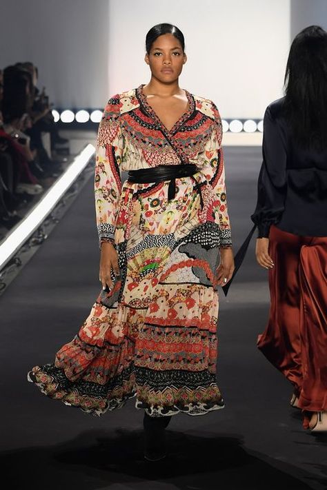 New York Fashion Week Runway, Casting Models, Tea Gown, Laverne Cox, 2019 Runway, Curve Model, Prabal Gurung, Fashion Week Runway, Gowns With Sleeves