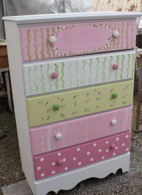 White childrens chest of drawers Nursery Dresser, Furniture Refinishing, Furniture Redo, Painted Dresser, Furniture Painting, Funky Painted Furniture, Funky Furniture, Diy Interior, Hand Painted Furniture