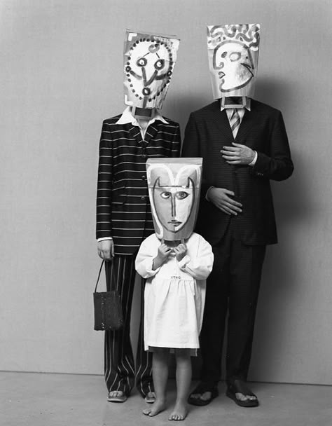 Funny family photo? I don't know... it could be great... could be horrid... Maybe just for a personal laugh, not for the family christmas card. Inge Morath, Hand Ornaments, Saul Steinberg, 2020 Funny, Paper Mask, Ornament Ideas, Art Brut, Photo Vintage, Funny Christmas