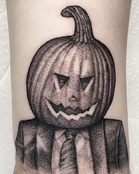 Dwight Pumpkin Head by @noodles_tattoo 🎃 Looking to get an amazing dotwork tattoo? Reach out to Archie directly or get in touch with our studio. His talent and precision will bring your design to life. Don’t miss out on having a piece of art created just for you! ✖️ @noodles_tattoo ✖️ @hammersmith_tattoo_london #tattoo #theoffice #theofficeus #dwight #dwightschrute #dwightpumpkinheadtattoo #dwightpumpkinhead #theofficetattoo #herecomestreble #rainnwilson #rainnwilsontattoo #londontattoo... Unhinged Tattoos, Pumpkin Elbow Tattoo, Dwight Pumpkin Head Tattoo, Pumpkin Dwight, Dwight With Pumpkin Head, Blackwork Halloween Tattoo, Dwight Pumpkin Head, Stippling Tattoo, Rainn Wilson