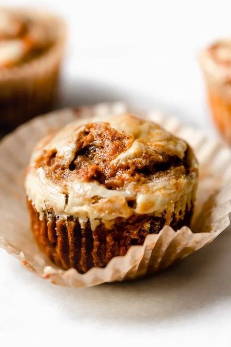 Healthy Pumpkin Cheesecake Muffins, Healthy Pumpkin Cheesecake, Pumpkin Cheesecake Muffins, Smart Eating, Pumpkin Cream Cheese Muffins, Pumpkin Muffin Recipes, Cream Cheese Topping, Pumpkin Cream Cheese, Pumpkin Chocolate Chip Muffins