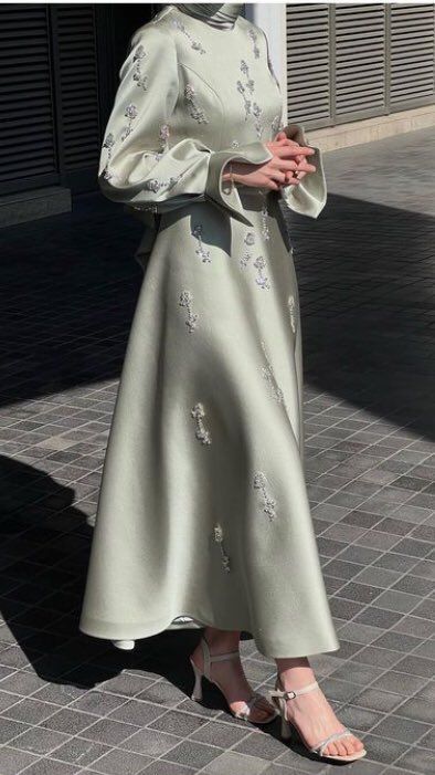 Stile Hijab, Modest Dresses Casual, Elegant Dresses Classy, Modesty Fashion, Muslim Fashion Dress, Hijab Fashion Inspiration, Hijab Dress, Islamic Fashion, Modest Fashion Outfits