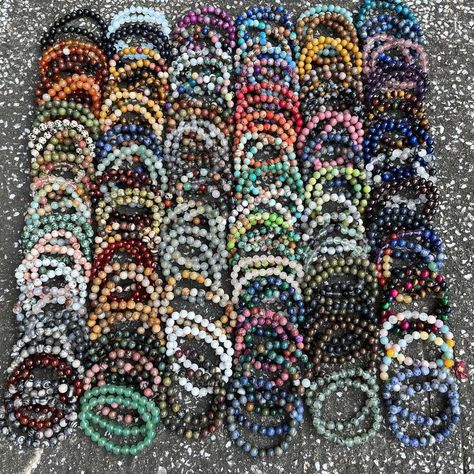 Body Jewelry Diy, Girly Bracelets, Crystal Bead Jewelry, Everyday Bracelet, Wrist Jewelry, Jewelry Accessories Ideas, Crystal Healing Bracelets, Crystal Beads Bracelet, Bangle Bracelets With Charms