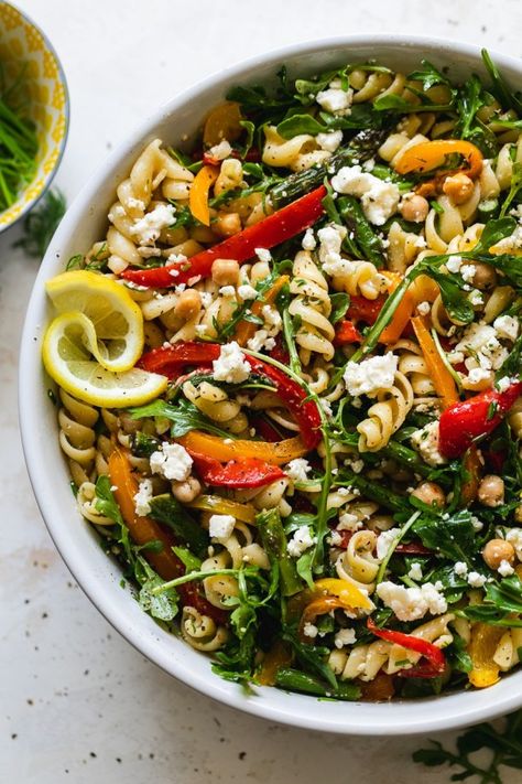 Lemon Pasta Salads, Lemon Garlic Chicken Thighs, Roasted Bell Peppers, Easy Asparagus Recipes, Arugula Pasta, Best Asparagus Recipe, Grilled Asparagus Recipes, Red Wine Vinaigrette, Herb Salad