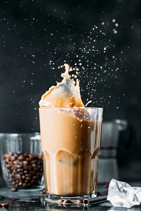 Bar Story, Coffee Shoot, Coffee Content, Barista Life, Coffee Presentation, Iced Cappuccino, Coffee Tumblr, Best Iced Coffee, Coffee Protein Shake