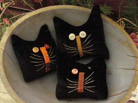 Primitive Black Cat, Primitive Bag, Primitive Cats, Primitive Bowl Fillers, Cat Pillows, Cats Adorable, Cat Magazine, Halloween Sewing, Wool Felt Projects