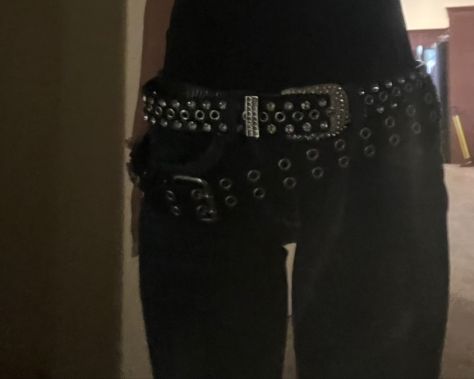 Double Belt Outfits Emo, Emo Belt Outfit, Layered Belts Emo, Alt Belt, Belt Outfit Aesthetic, Emo Belts, Tumblr Emo, 2000 Emo, Belts Aesthetic