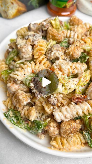 Mallory Austin | Food Blogger on Instagram: "Work lunch meal prep! Chicken Caesar pasta salad. This easy 15 minute recipe is too easy to be tasting THIS good! 

✨Recipe and meal prep tips linked in bio✨

If you’re looking for a fresh and hearty meal you can pack up for this week’s work lunches, you’ll adore this Caesar pasta salad. It doesn’t get easier for meal prepping and it will stay fresh in the fridge. This recipe is so delicious it’ll be added to your regular rotation for sure. 

#mealprep #chickencaesarsalad #pastasalad #caesarpastasalad #worklunch #lunchideas #easymealideas #mealprepideas" Healthy Lunch Ideas For Work Meal Prep, Cheap Lunches For Work, Lunch Meal Prep Chicken, Work Lunch Meal Prep, Packed Lunch Ideas For Adults, Loaded Salads, Healthy Lunch Prep, College Dinners, Lunch Stuff