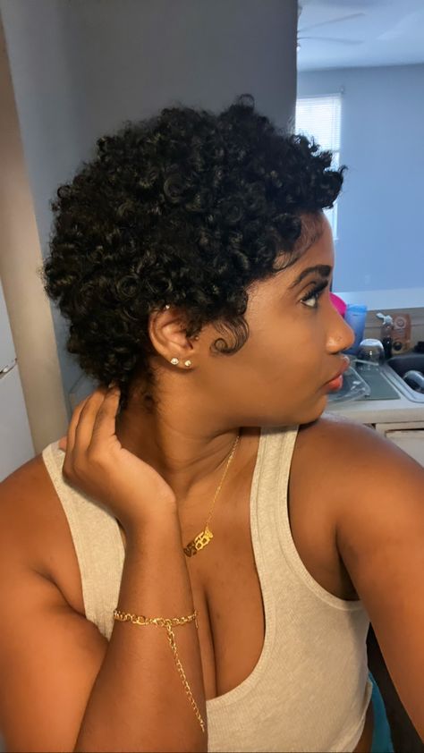 Natural Big Chop Hairstyles, Styles For Short Curly Hair Black Women, Short Hair With Big Forehead, Short Hairstyle Women Afro, Short Curly Hairstyle Women Black Woman, Short Hairstyle Women Black Woman Curly 4c, Short Fro Black Women, Twa Curls, Curly Short Fro