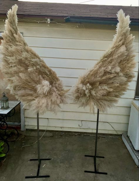 Wing Backdrop Ideas, Pampas Grass Angel Wings Diy, Pampas Angel Wings Diy, Pampas Angel Wings, Rustic Romance Prom, Metal Centerpieces, Pampas Grass Wings, Flower Wall With Angel Wings, Wings Photo Backdrop