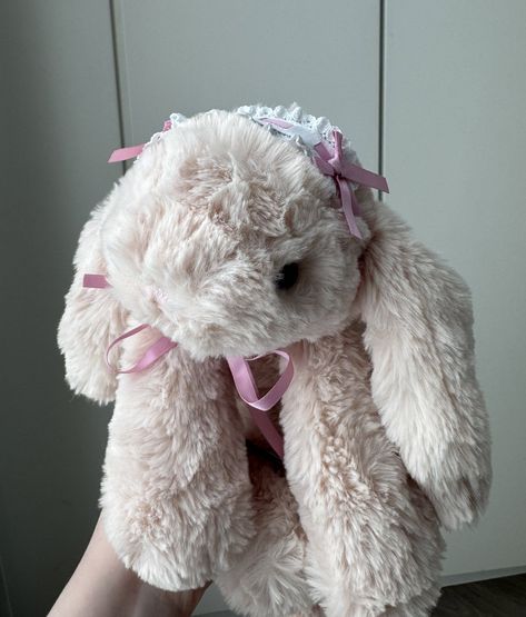 Purple Bunny Plush, Coquette Bunny Plush, Smudge Bunny Jellycat, Coquette Stuffed Animals, Stuffies Aesthetic, Cute Stuffed Animals Aesthetic, White Aesthetic Coquette, Pink Plushies, Plushie Aesthetic