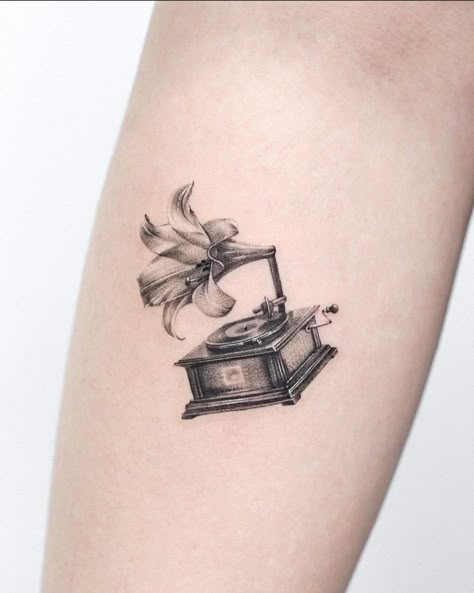 Piano Sleeve Tattoo, Midnight Library Tattoo, Tattoo Prices Chart, Tattoo Ideas Realism, Morning Tattoo, Vinyl Tattoo, Micro Realism Tattoo, Film Tattoo, Half Sleeve Tattoos Sketches