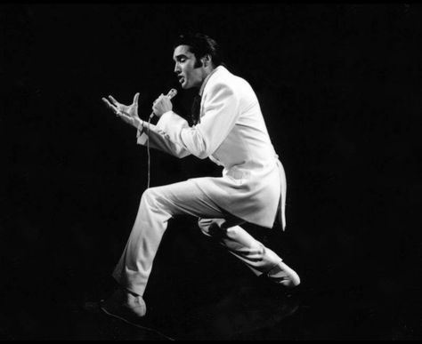 If I can dream....Elvis. In that iconic white suit. 😍 Elvis 68 Comeback Special, If I Can Dream, Elvis Sings, King Elvis Presley, Elvis Presley Images, Nbc Tv, Tom Parker, Elvis Presley Pictures, Elvis Presley Photos