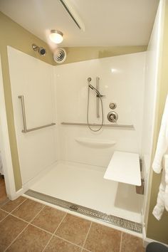 1000+ ideas about Granny Pod on Pinterest | Granny Flat, In Law ... Handicapped Bathroom Ideas, Granny Suite, Accessibility Design, Accessible House, Granny Pods, Accessible Bathroom Design, Ada Bathroom, Granny Pod, Cottage Floor Plans