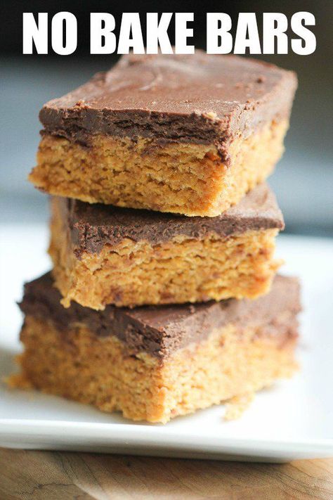 No-Bake Peanut Butter Corn Flake Bars | Six Sisters' Stuff Peanut butter and chocolate are a classic combination. In these No-Bake Peanut Butter Corn Flake Bars, you get the peanut buttery-chocolately taste you love without having to heat up the house. #nobake #bars Corn Flake Candy Recipe, Peanut Butter Cornflake Bars, Corn Flake Bars, Cornflake Bars, Super Breakfast, Fruit Salad With Yogurt, Peanut Butter Squares, Bake Sweets, Butter Corn