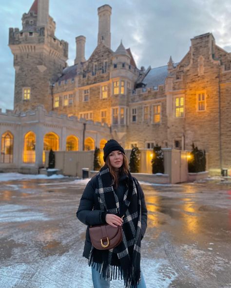 5 Unique Indoor Toronto Activities To Do in the Winter | CityPASS® Scrapbook Toronto Winter Aesthetic, Toronto Activities, Toronto Winter, Toronto Hotels, American Castles, Visit Toronto, Eaton Centre, Toronto Zoo, Secret Passages