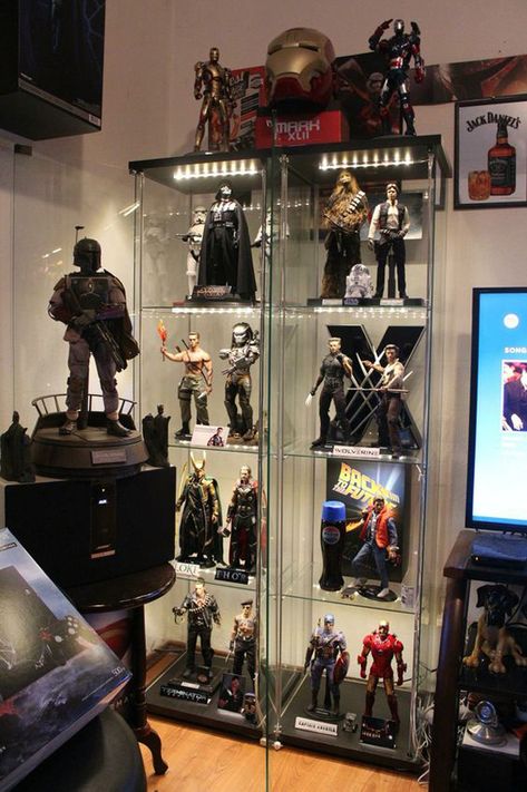 25 Cool Ways To Action Figure Display | Home Design And Interior Action Figure Display Ideas, Figure Display Ideas, Hot Toys Display, Action Figure Display Case, Figure Display Case, Comic Book Storage, Collectibles Display, Geek Room, Nerd Room