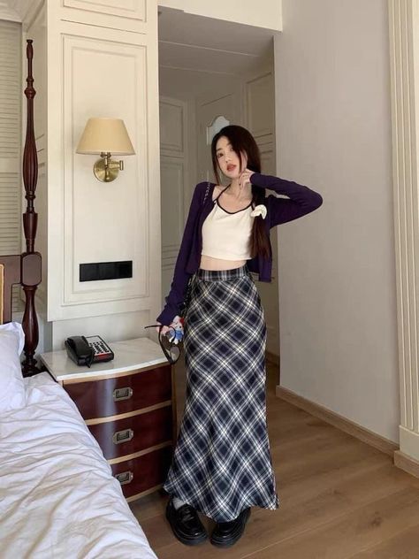 Long Skirt Outfits, Fashion Top Outfits, Maxi Skirt Outfits, Korean Casual Outfits, Easy Trendy Outfits, Ulzzang Fashion, Modest Fashion Outfits, Skirt Outfit, Korean Outfits