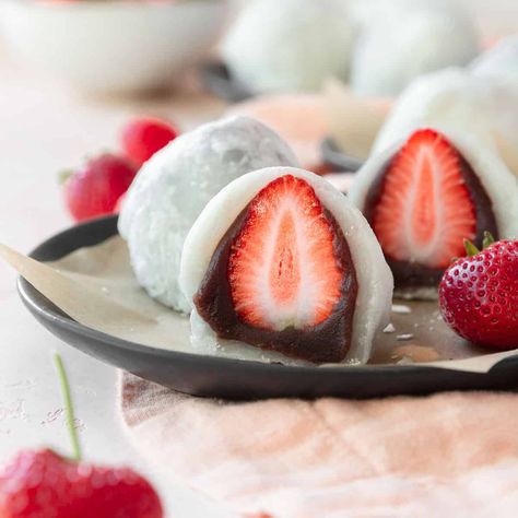 Ichigo Daifuku, Strawberry Daifuku, Whipped Cream Filling, Leftover Strawberries, Coconut Roll, Gluten Free Coffee, Strawberry Mochi, Sweet Red Bean Paste, Mochi Recipe