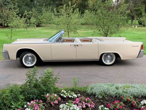 1965 Lincoln Continental Convertible, Lincoln Continental 1963, Lincoln Convertible, Lincoln Continental Convertible, Dream Whip, Lincoln Motor Company, Lincoln Motor, Lincoln Cars, Low Riders