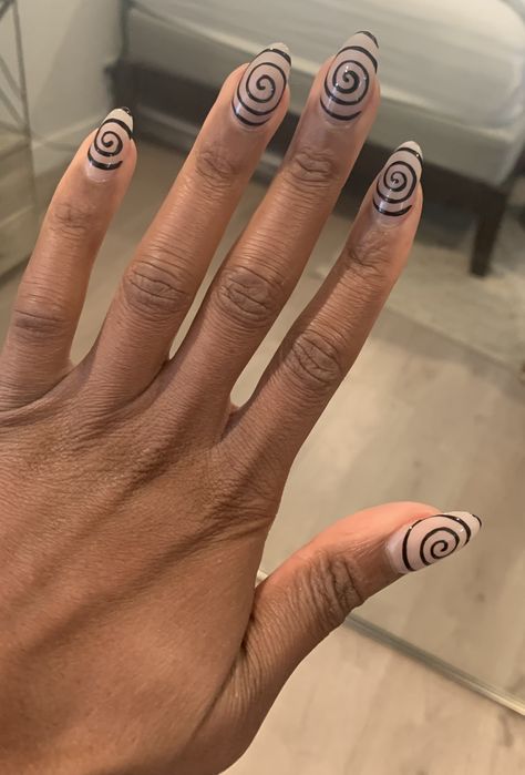 Swirl On Nails, Spiral Nail Designs, Spiral Nails Design, Swirl Nails Short, Black And White Swirl Nails, Spiral Nails, Swirly Nails, Black And White Nail Designs, Nice Trip