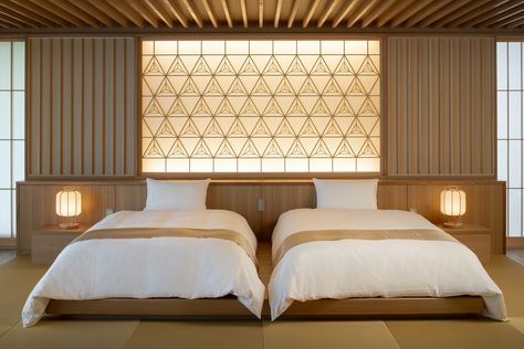 Luxury Bedroom Lighting, Hotel Style Bedding, Hotel Style Bedroom, Aesthetic Hotel, Hakone Japan, Shoji Screens, Bedroom Inspirations Minimalist, Bedroom Background, Cypress Wood