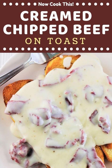 1950s Breakfast, Chip Beef Gravy, Cream Chipped Beef Recipe, Creamed Chipped Beef On Toast, Chipped Beef On Toast, Beef On Toast, Creamed Chipped Beef, Milk Gravy, Creamed Beef