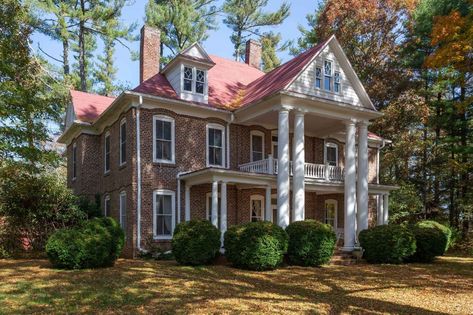 Circa 1910 Georgian Brick Farmhouse For Sale W/Garage/Barns/Sheds And Creek on 33 Lovely Acres VA. $695,000 - Country Life Dreams Floyd Virginia, Fixer Upper Homes, Old Southern Homes, Brick Farmhouse, Old Cabins, Historic Homes For Sale, Grand Entryway, Barns Sheds, Old Houses For Sale