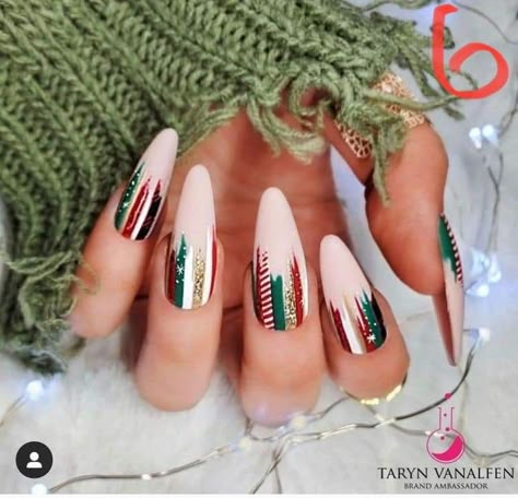 December Nails, Cute Christmas Nails, Green Nail, Her Nails, Festival Nails, Xmas Nails, Christmas Nail Designs, Christmas Nail Art, Chic Nails