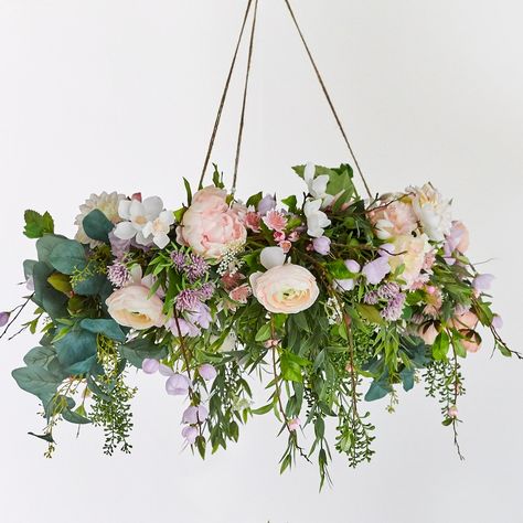 Floral Chandelier Diy, Wreath Chandelier, Flower Room Decor, Home Flower Decor, Flowers Hanging, Spring Floral Wreath, Wire Wreath Frame, Flower Chandelier, Small Wreaths