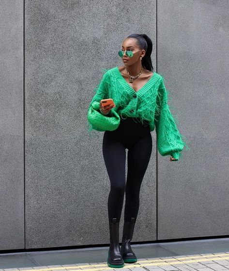 Green Bottega Boots Outfit, Bottega Boots Outfit Black Women, Green Boots Outfit Black Women, Rain Boots Outfit Black Women, Womens Rain Boots Outfits, Rainboots Outfit Black Women, Rain Brunch Outfit, Hunter Green Outfits For Black Women, Pull On Boots Outfit