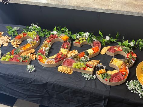 24 Charcuterie Board, Charcuterie Number Board Ideas, Graduation Party Charcuterie Board, Charcuterie Board Graduation, Grad Party Veggie Tray, Grad Charcuterie Board, Grad Party Charcuterie Board, Charcuterie Board Numbers, Graduation Charcuterie Board 2024