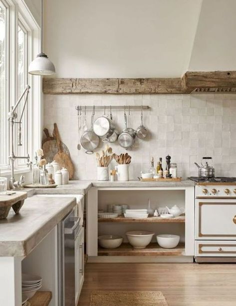 Kitchens With Concrete Countertops, Remodel Trailer, European Farmhouse Kitchen, Old World Kitchens, Decoration Logo, French Farmhouse Kitchen, Interior Boho, European Kitchens, Concrete Countertops Kitchen