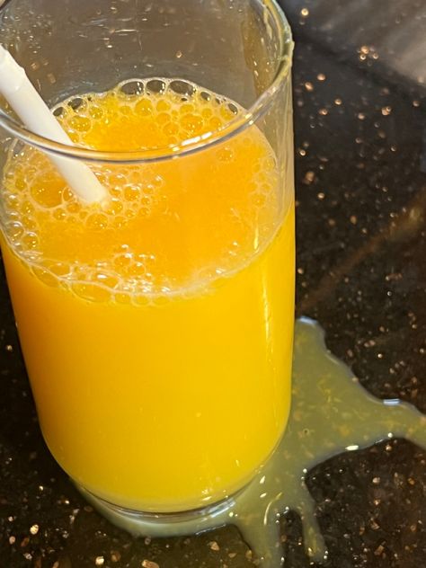 Glass Of Orange Juice Aesthetic, Fresh Orange Juice Aesthetic, Fruit Juice Aesthetic, Orange Juice Aesthetic, Squash Drink, Veg Bowl, Juice Aesthetic, Orange Juice Drinks, Breakfast Pictures