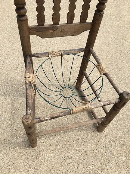 Chair Planter, Garden Junk, Garden Decor Projects, Old Chairs, Garden Artwork, Garden Art Projects, Garden Containers, Outside Ideas, Garden Yard Ideas