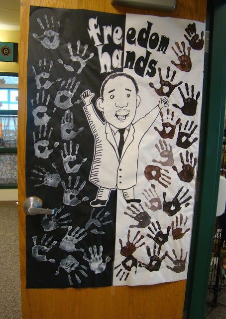 Martin Luther King Jr Crafts, Mlk Activities, History Bulletin Boards, Martin Luther King Jr Activities, Human Diversity, The Ripple Effect, Dr King, Door Display, Door Decorating