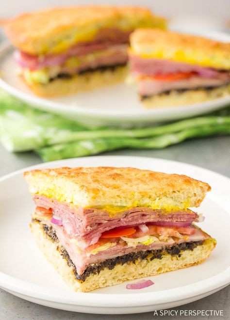 Schlotzsky's Original Sandwich Recipe, Schlotzkys Bread Recipe, Copycat Schlotzkys Bread, Schlotzsky's Original Sandwich, Schlotzsky's Bread Recipe, Yeast Sandwich Bread, Garbage Bread, Baking Basket, Sourdough Bread Sandwiches