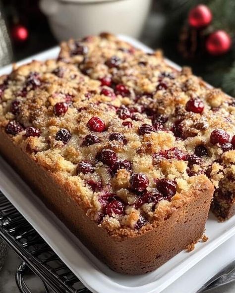 Bake a Festive Favorite: A Delicious Holiday Cranberry Loaf for the Season! - NewsBreak Vegetable Pies, Yeast Dinner Rolls Recipe, Delicious Discoveries, Cranberry Loaf, Baked Apple Fritters, Christmas Cranberry, Cream Cheese Bread, Butter Pecan Cake, Crab Cake Recipe