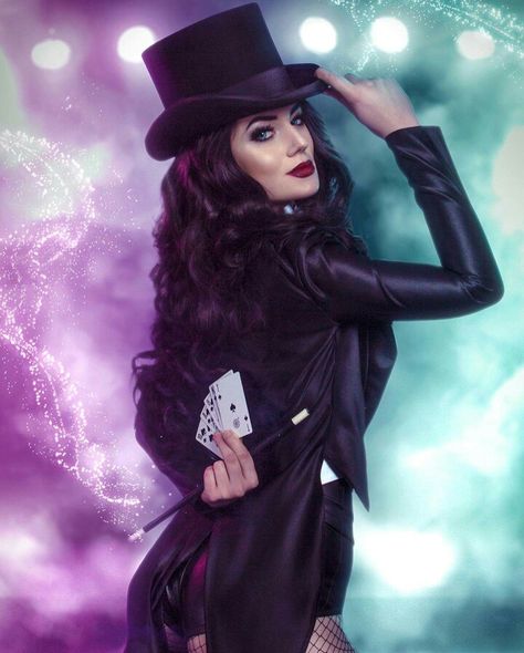 Circus Costumes Women, Zatanna Cosplay, Zatanna Dc Comics, Magician Costume, Circus Outfits, Dc Cosplay, Circus Costume, Well Well, Hbo Max