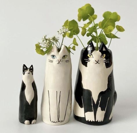 How To Make Ceramic, Cat Vase, Black And White Cats, Affordable Aesthetic, Cerámica Ideas, Clay Vase, Arte Inspo, White Cats, Ceramics Ideas Pottery