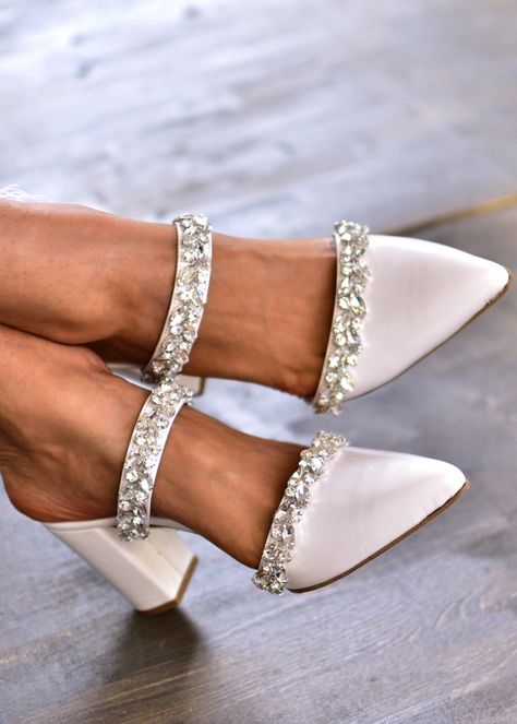 Alternative Wedding Shoes, Block Heels Wedding, Wedding Shoes White, Pointed Mules, White Heels Wedding, White Block Heels, White Mules, Heels Block, Jeweled Heels