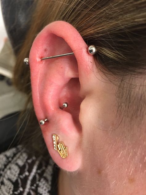 Piercing Inspo, Stretched Lobes, Industrial Jewelry, Cute Piercings, About Tattoo, Piercing Ideas, Conch Piercing, Body Piercings, Polymer Clay Projects