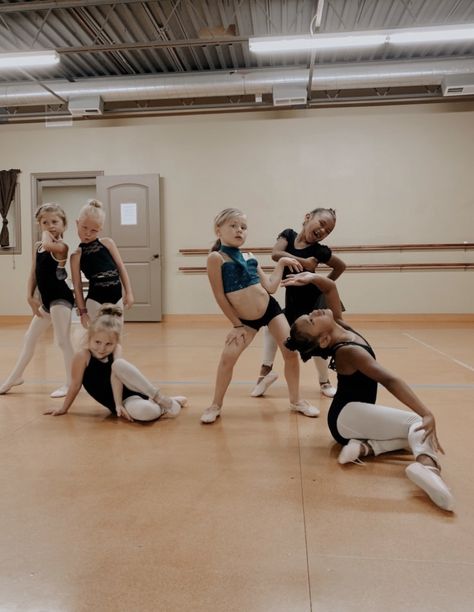 Kid Dancer Aesthetic, Teaching Dance Aesthetic, Dance Comp Aesthetic, Dance Teacher Aesthetic, Dance Nation, Toddler Dance, Teacher Aesthetic, Dance Comp, Dance Workshop