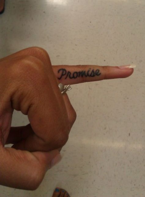 Pinky promise, I will get this tat for Moriah, just cant decide if I want it on the inside or the outside. Promise Finger Tattoo, Tattoo Ideas Promise, Inside Finger Tattoos, Sister Tats, Pinky Promise Tattoo, Promise Tattoo, Couples Tattoos, Sister Tattoo, Ta Ta