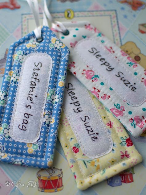 Gee's Projects: How to print on fabric using your ink printer Fabric Labels Make Your Own, Fabric Tags Ideas, How To Print On Fabric At Home, How To Print On Fabric, Sewing Keychains, Cricut Fabric Projects, Diy Fabric Labels, Quilting Labels, Selvage Projects