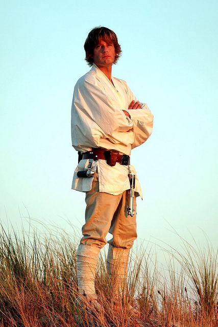 Luke Skywalker Costume Tatooine Outfit, Luke Skywalker Outfit, Luke Skywalker Tatooine, Sky Costume, Movie Star Costumes, Luke Skywalker Cosplay, Luke Skywalker Costume, Han Solo Costume, Star Wars Costumes Diy