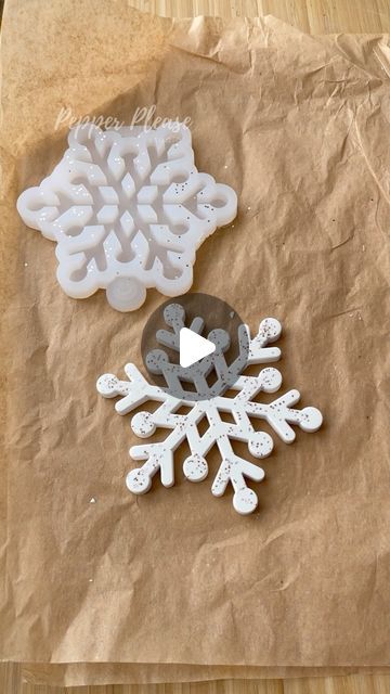 Concrete Design, Snowflake Designs, Creative Crafts, Molding, Sparkle, Glitter, Stuffed Peppers, Home Decor, Instagram