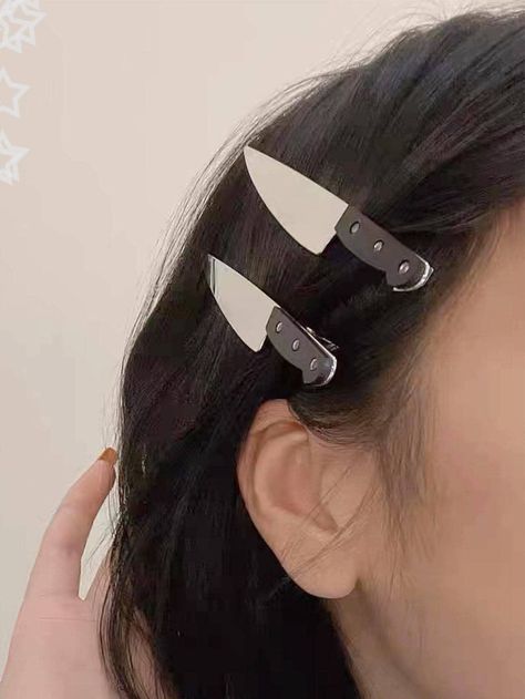 Knife Shapes, Y2k Hair, Hair Accessories Clips, Festival Hair, Side Bangs, Estilo Punk, Style Punk, Creative Hairstyles, Estilo Hip Hop